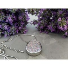 Csepp formájú csillogó nyaklánc