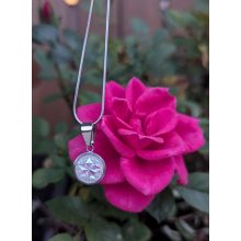 Virág motívumos beton nyaklánc