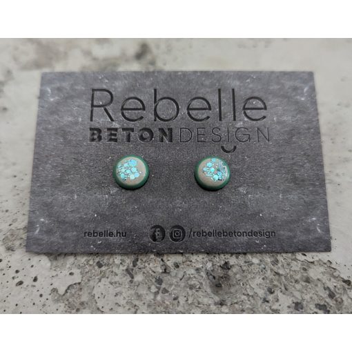 Zöld keretes beton fülbevaló türkíz csillámmal