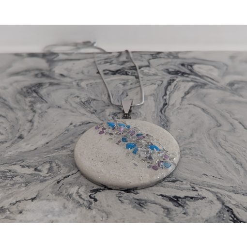 Hasadás - beton nyaklánc