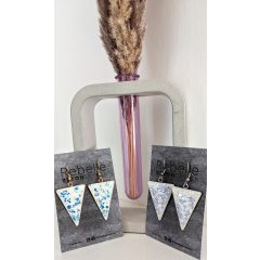 Sara háromszög beton fülbevaló 